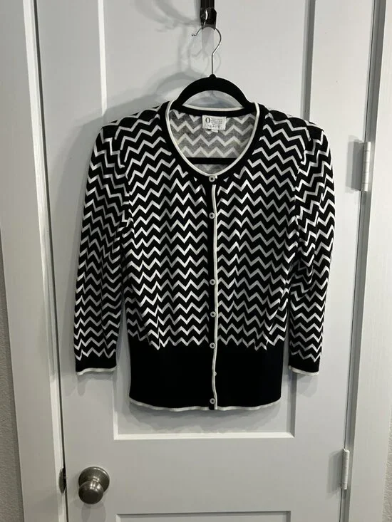 WHBM Cardigan Bundle Lot of 4 – Black White Classics Chevron Stripe Polka Paisle - Picture 3 of 15